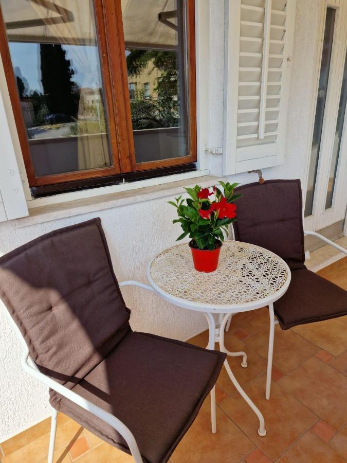 Poretti For 2,in Center Parking Free In The Yard,6 Min Walk Apartment Rovinj