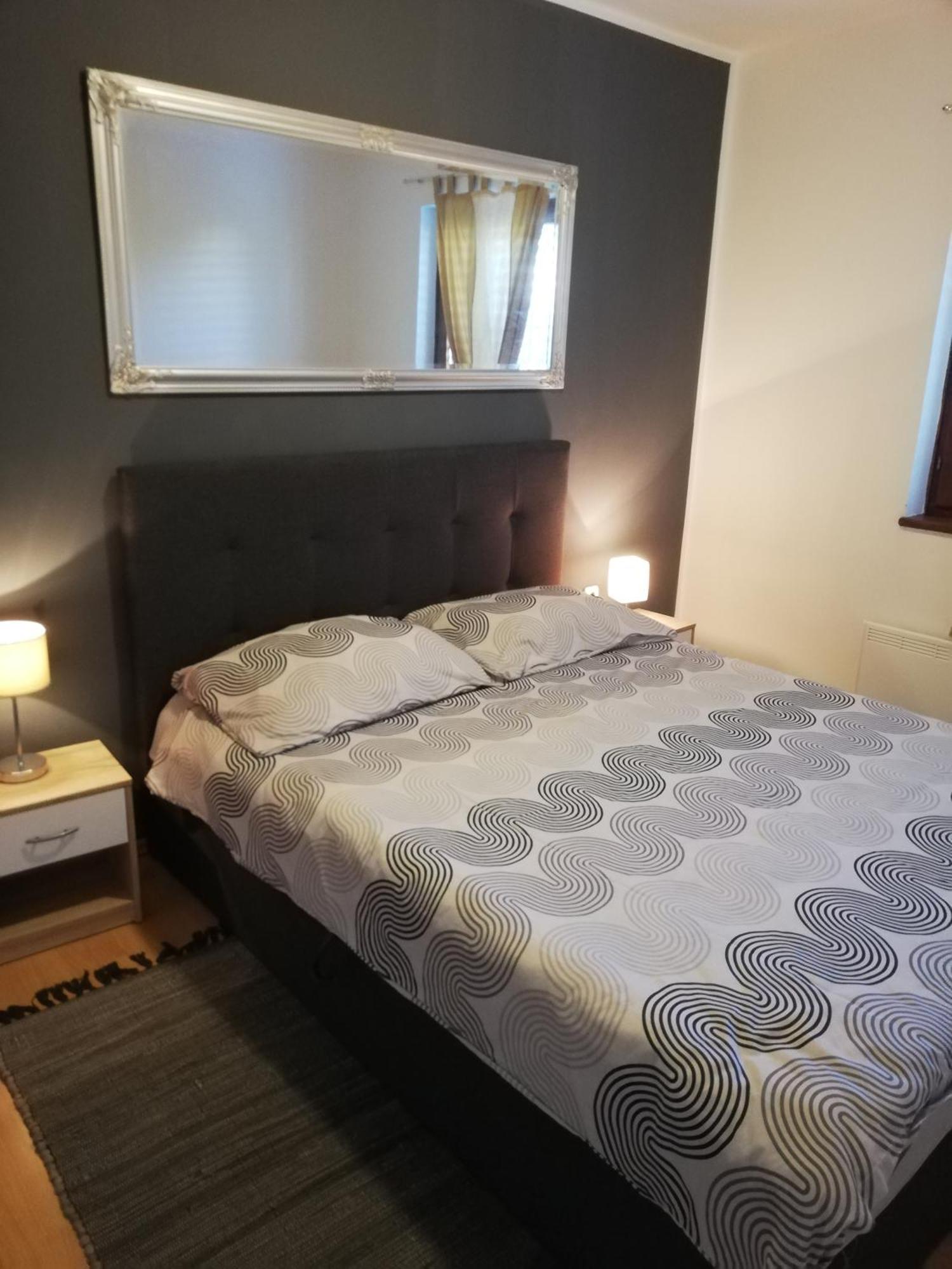 Poretti For 2,in Center Parking Free In The Yard,6 Min Walk Apartment