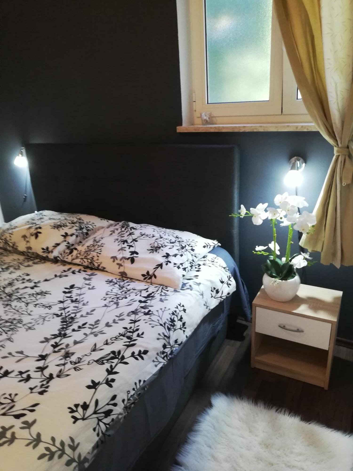 Poretti For 2,in Center Parking Free In The Yard,6 Min Walk Apartment Rovinj