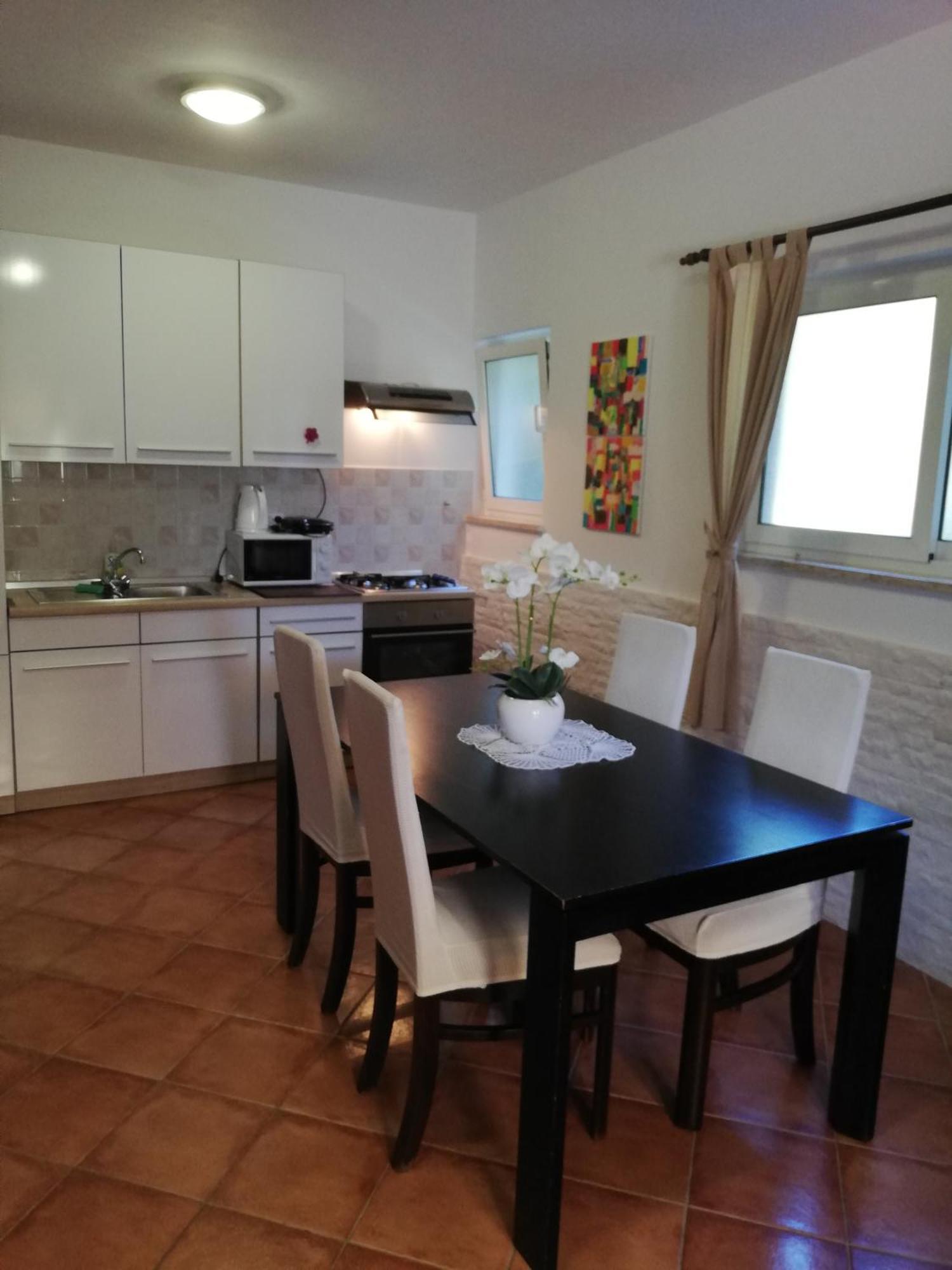 Poretti For 2,in Center Parking Free In The Yard,6 Min Walk