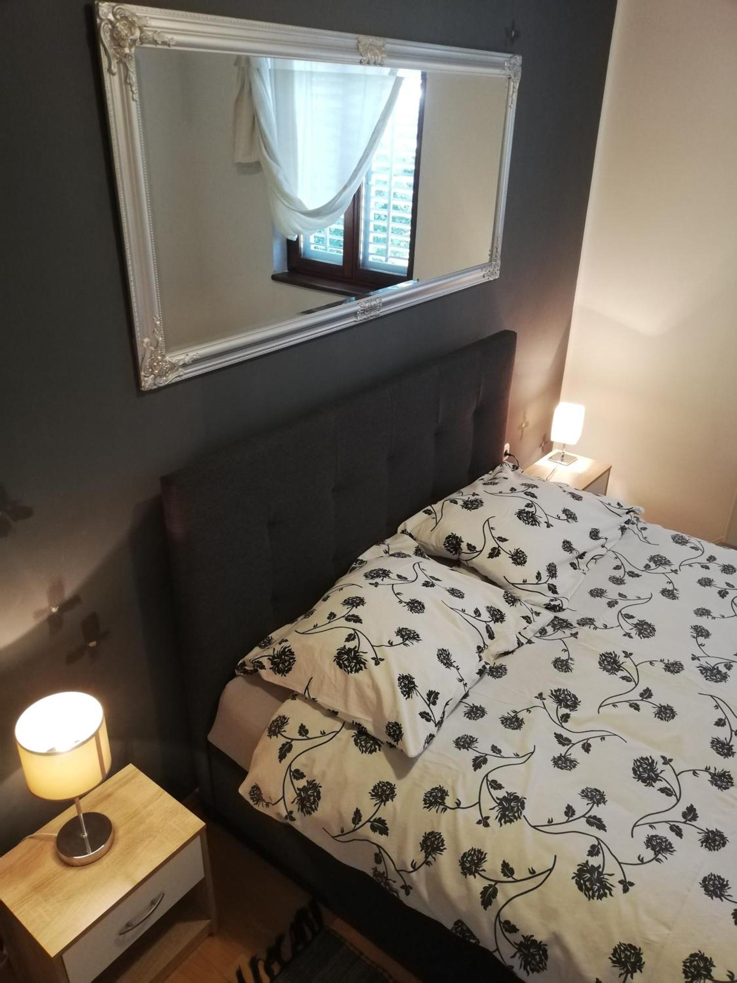 Poretti For 2,in Center Parking Free In The Yard,6 Min Walk Apartment *