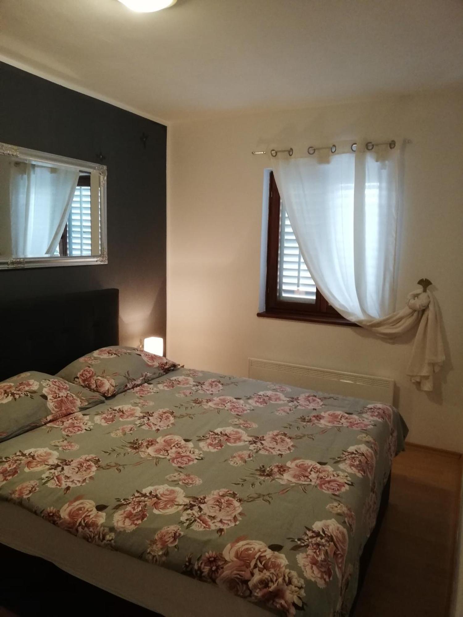 Poretti For 2,in Center Parking Free In The Yard,6 Min Walk * Rovinj