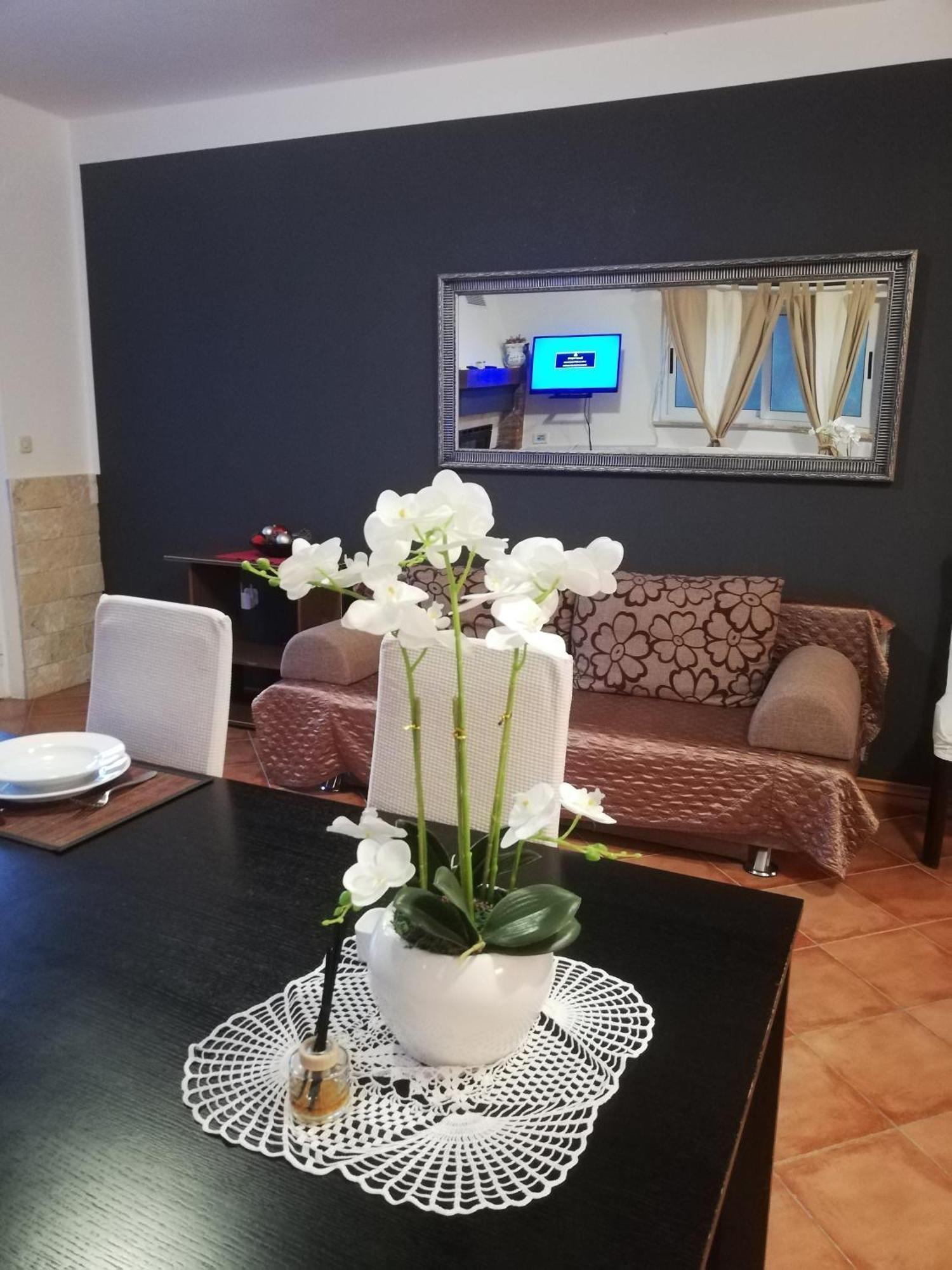 Apartment Poretti For 2,in Center Parking Free In The Yard,6 Min Walk