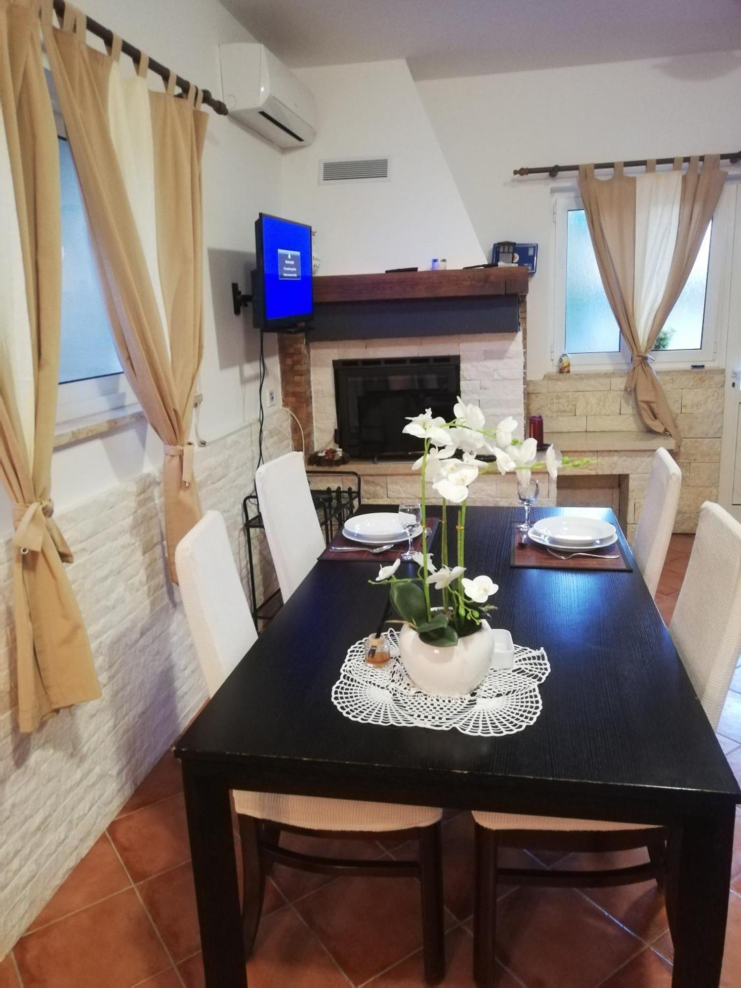 Poretti For 2,in Center Parking Free In The Yard,6 Min Walk Apartment Rovinj